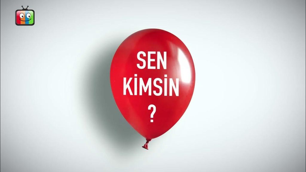  Kimlik karmaşası nedir? Hayattaki rollerin ötesindeki gerçek benliği bulmak ve terapi sürecinin etkisi. Bireysel psikoterapi Konya analizi.
